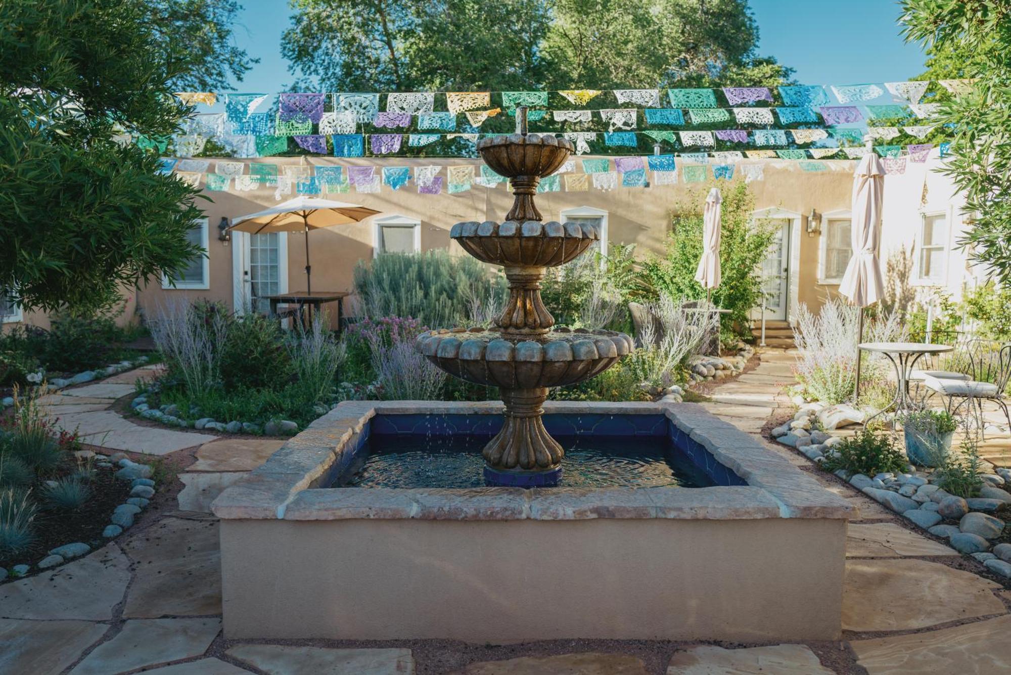 Dos Hermanas Casita 1 Downtown Courtyard Santa Fe Exterior foto